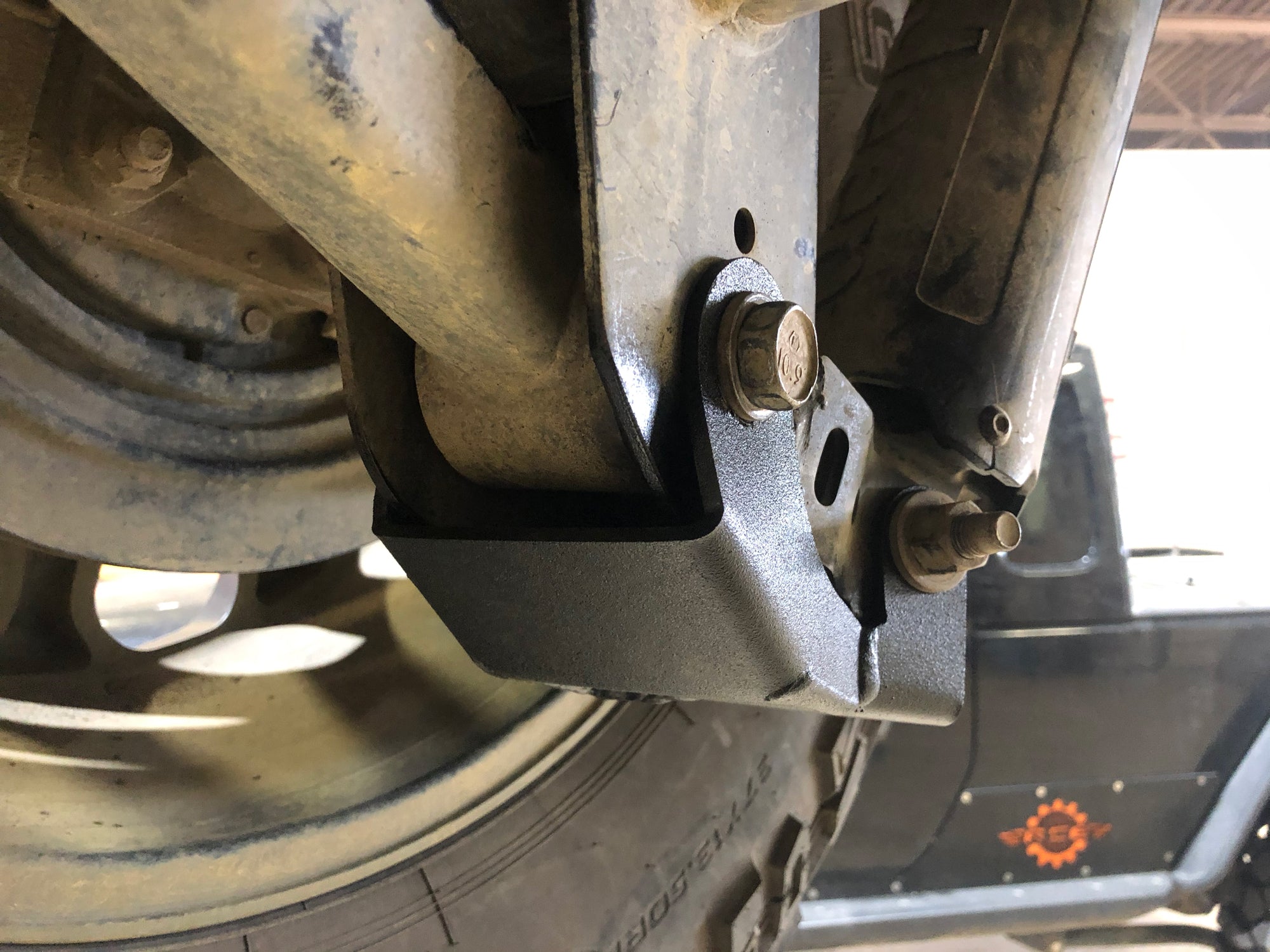 ACE JL Rear Lower Control Arm and Shock Skids